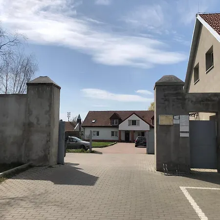 旅馆 Sleep & Go Czech Republic - Korycany *