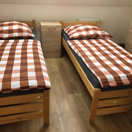Sleep & Go Korycany Hostel Neratovice
