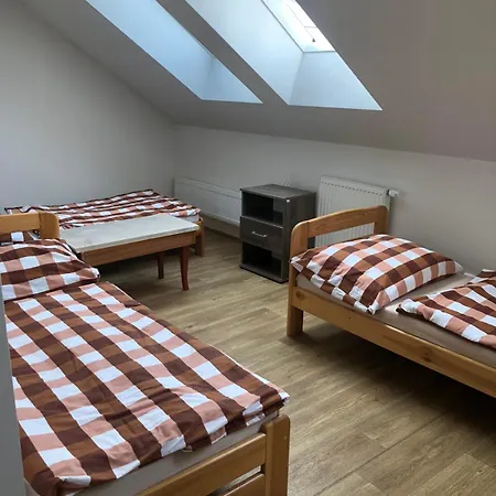 Sleep & Go Czech Republic - Korycany Hostel Neratovice